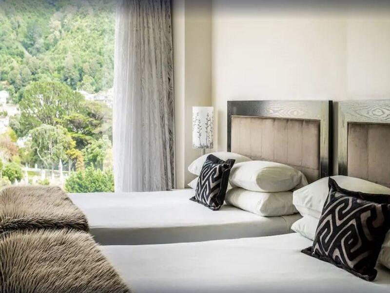 Bolton Hotel Wellington Luaran gambar A bedroom at the hotel