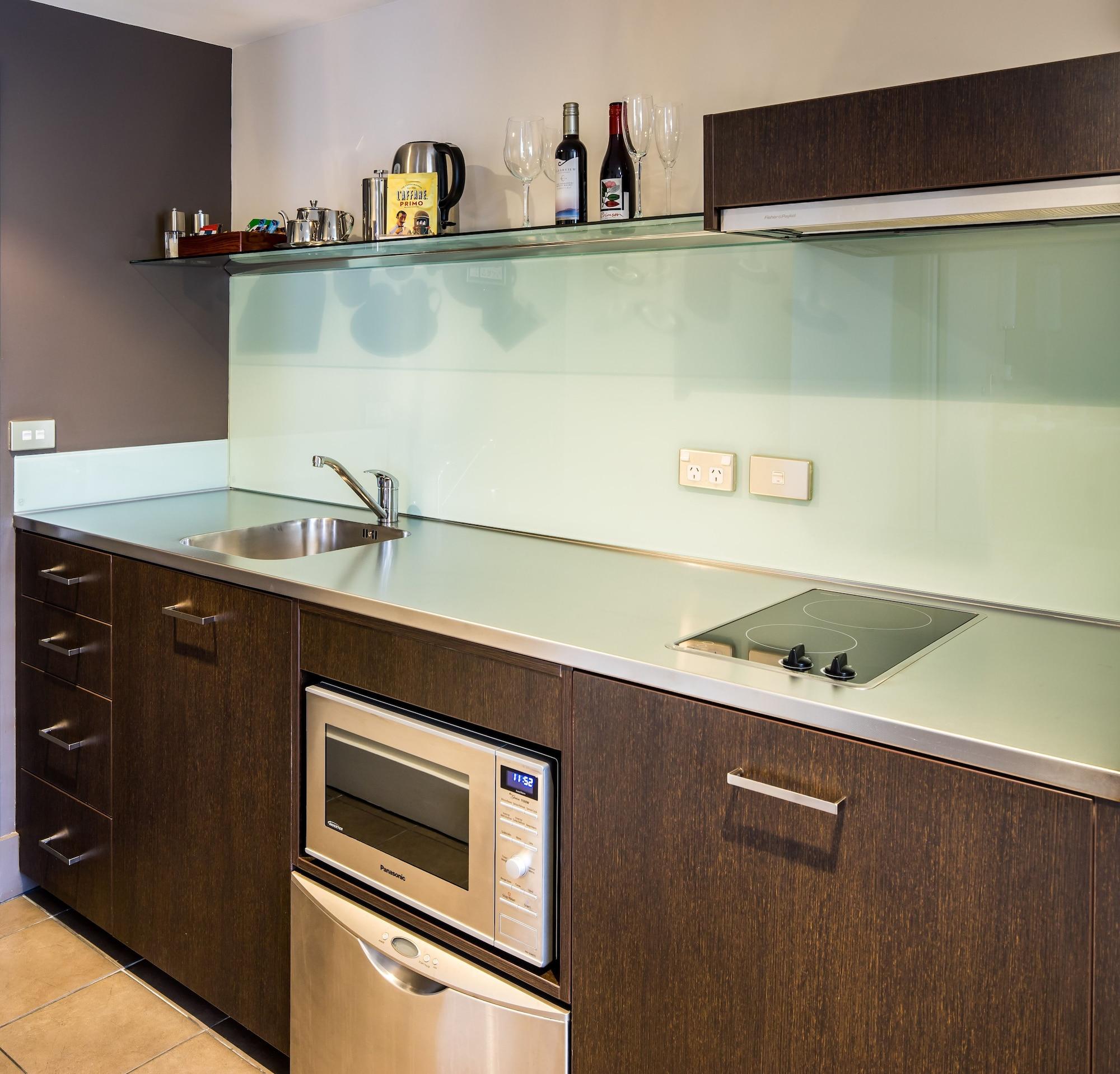 Bolton Hotel Wellington Luaran gambar A modern kitchen