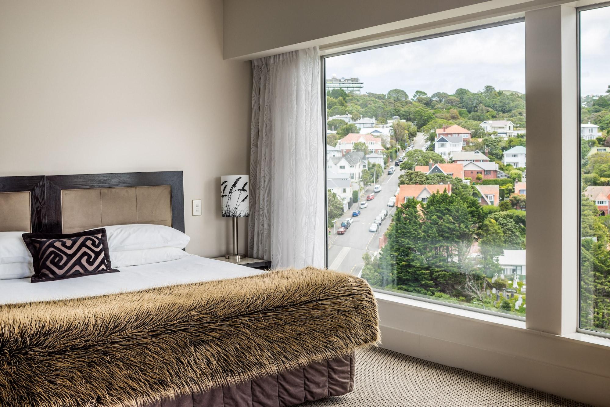 Bolton Hotel Wellington Luaran gambar A bedroom at the hotel
